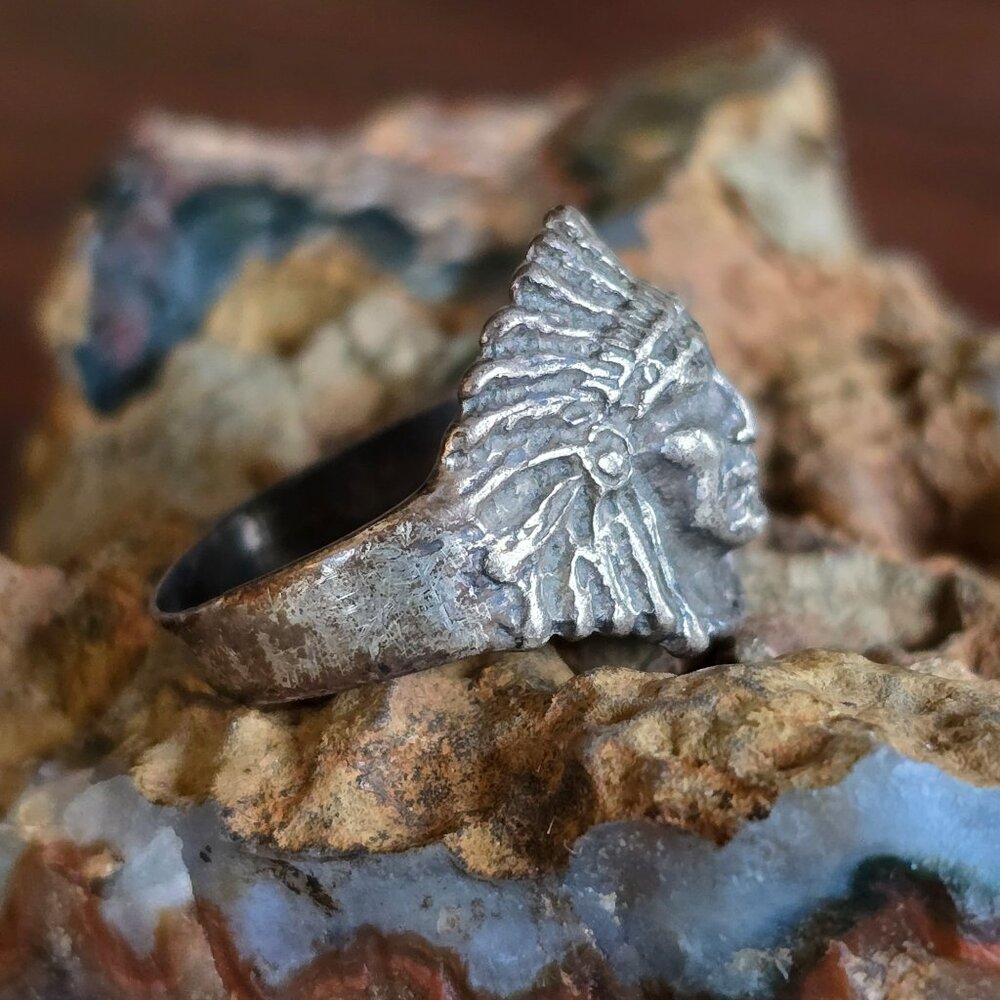 Vintage Sterling Silver Cast Native American Chief Ring Size 9 Head Dress - Picture 4 of 7
